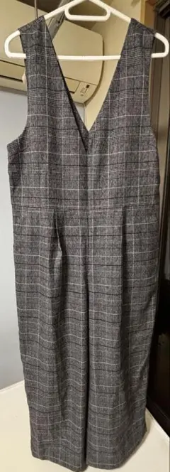 URBAN RESEARCH グレー系チェック Vネック サロペット