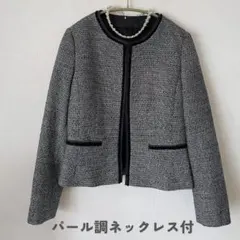 ノーカラージャケット ネックレス付　グレー系 ツイード Sサイズ　7号　コムサのサムネイル