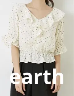 earth✩.*˚ドット柄ブラウス