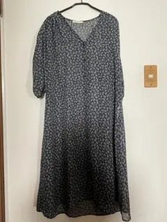 【chocol raffine robe】シアー花柄ネイビーロングワンピース