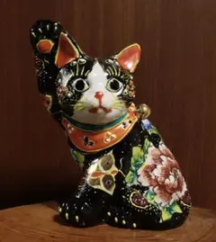 【極美品】九谷焼 招き猫 置物 華やか 花柄 金彩 縁起物 魔除け 招福 九谷焼 招き猫 置物 華やか 花柄 金彩 縁起物 魔除け 招福 - メルカリ