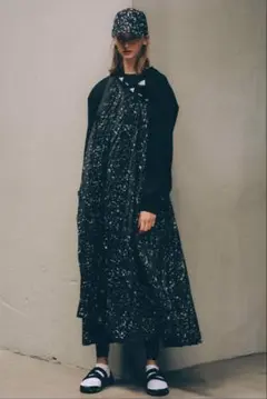 adidas HYKE プリーツドレス　マーブルグラフィックプリント　ブラックのサムネイル