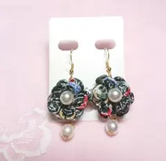 No.104深緑のパールピアス