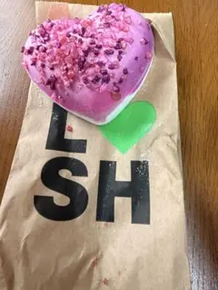 LUSH ハート型バスボム フローラル香のサムネイル