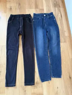 140サイズ 黒スキニーパンツと青デニムパンツセット