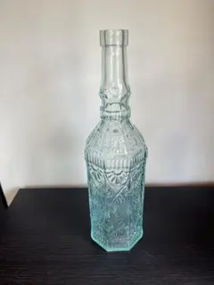 【花瓶　飾り瓶】ガラス製　高さ29cm×底直径8cm