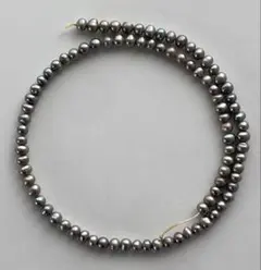 淡水パール　約4〜4.5ミリ　グリーングレー系　約32センチ