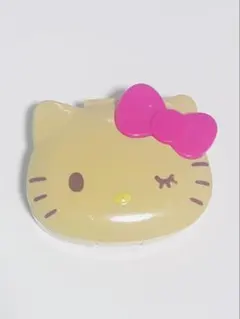 日焼けキティ つけまつげケース