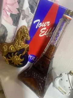 ナポレオン　コニャック　エッフェル塔ボトル 700ml 等3点セット　ブランデーのサムネイル