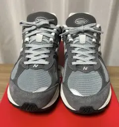 美品　new balance 2002RFB US9 27cm