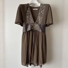 BEAMS Lights ビームスライツ　オリーブグリーン刺繍Vネックチュニック