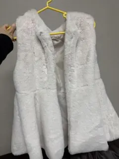 ホワイトファーベスト