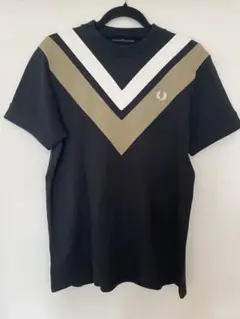 FRED PERRY Vネック 半袖 Mサイズ
