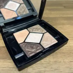 Dior サンククルール　746 アンバーニュイ