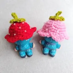 8cm　ほわぬい　忍たま　ぬい服　いちご帽子（アクリル・赤、ピンク）ペア