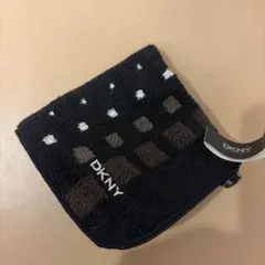 DKNY ファスナー付き タオルハンカチ ペットボトル入れのサムネイル