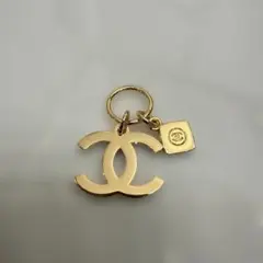 CHANEL シャネル 2023年 ホリデーチャーム ノベルティのサムネイル