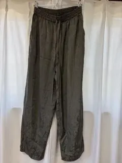 ペイズリー柄 ワイドパンツ カーキ　サテン