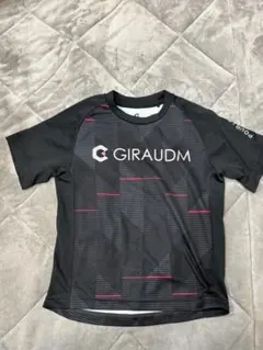 GIRAUDM練習着