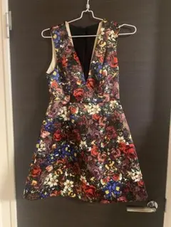 2025年最新】alice+olivia ワンピースの人気アイテム - メルカリ