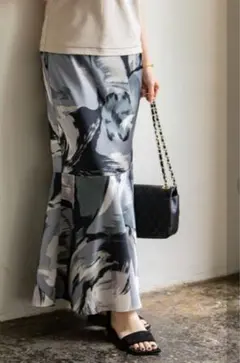 【NOBLE】アートプリントサテンマーメイドスカート
