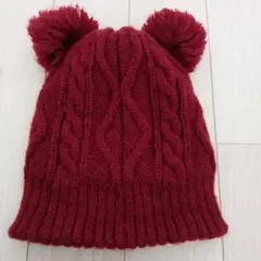 再再値下げ★ポンポン付きバーガンディケーブル編み帽子 52cm