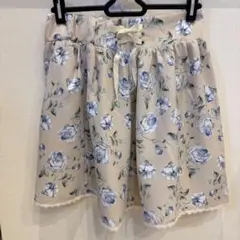 【値下げ○】evelyn 花柄 フレア ミニスカート オフホワイトのサムネイル
