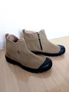 未使用　カジュアルシューズ ベージュ