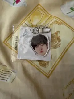 TREASURE ジフン 顔アクキー 喜怒哀楽 哀