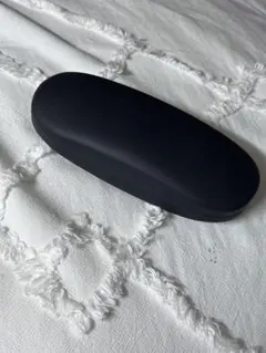 新品サングラス　メガネケース 黒　コンタクトレンズケースとメガネ拭き付