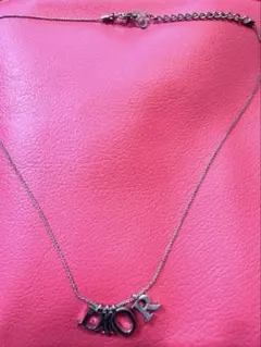 Dior ロゴネックレス シルバー
