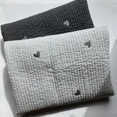 可愛いらしいハートの刺繍入りヌビ生地 2枚セット　グレー　ダークグレー
