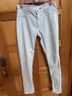 スキニーフィット デニムパンツ
