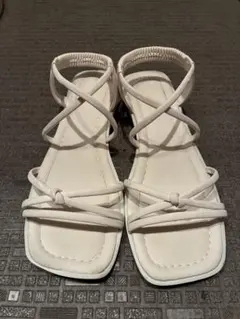 ホワイト ストラップ フラットサンダル