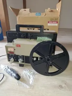 8ミリ映写機 ELMO ST-180 8mmフィルムプロジェクター - メルカリ