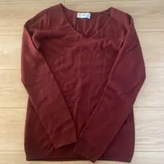 バーガンディ Vネック 長袖ニット