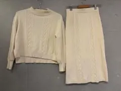 アイボリー ケーブル編み ニットセットアップ