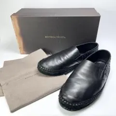 BOTTEGA VENETA スリッポン ブラック レザー イントレチャート