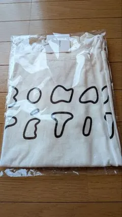 【新品】tumugu ロゴTシャツのサムネイル