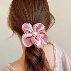新品 サテン花形ヘアゴム パール付き