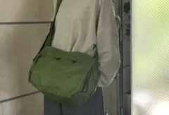 オリーブグリーン ナイロン ショルダーバッグ