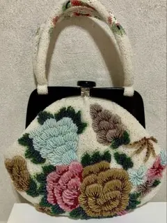 花柄刺繍ビーズバッグ昭和レトロ、和装、浴衣洋装などです。 ビーズ刺繍 フラワーモチーフ 和装用バッグ 着物浴衣 昭和レトロ