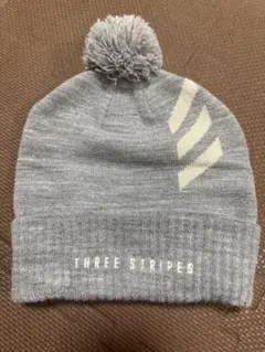 adidas グレー ニット帽のサムネイル
