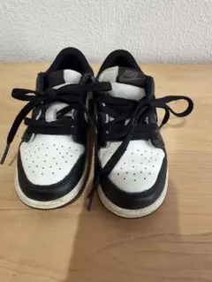 NIKE AIR JORDAN 1 LOW キッズスニーカーのサムネイル