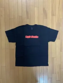 新品 Lqqk Studio Stacked Logo Tee Tシャツ XLのサムネイル