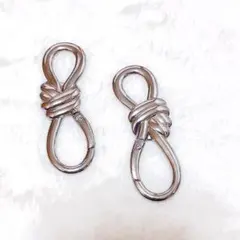 【2個】カラビナ リボン型 8の字 キーホルダー シルバー パーツ アメカジ