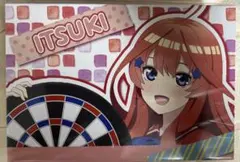 五等分の花嫁＊ ダーツセット「中野 二乃」 缶バッジ付き - メルカリ