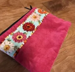 ホットマン　ピンク花柄刺繍ポーチのサムネイル