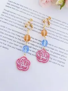 ハンドメイド　水引梅結びとファイアポリッシュのイヤリングピンク