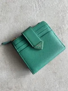 2025年最新】prada 財布 緑の人気アイテム - メルカリ